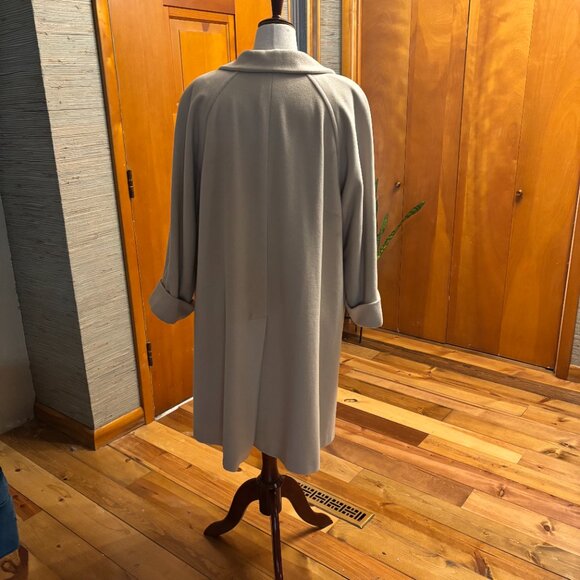 Fantastic Vintage Wool Coat Made in Germany - Picture 3 of 9